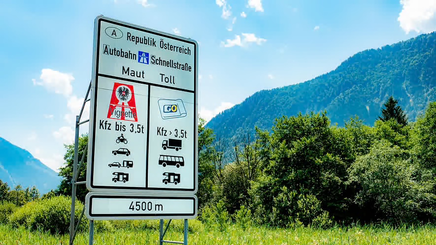Oostenrijks Maut- en Vignet-bord langs de autobahn — Republik Österreich, Autobahn + Schnellstraße, Kfz tot 3,5 t